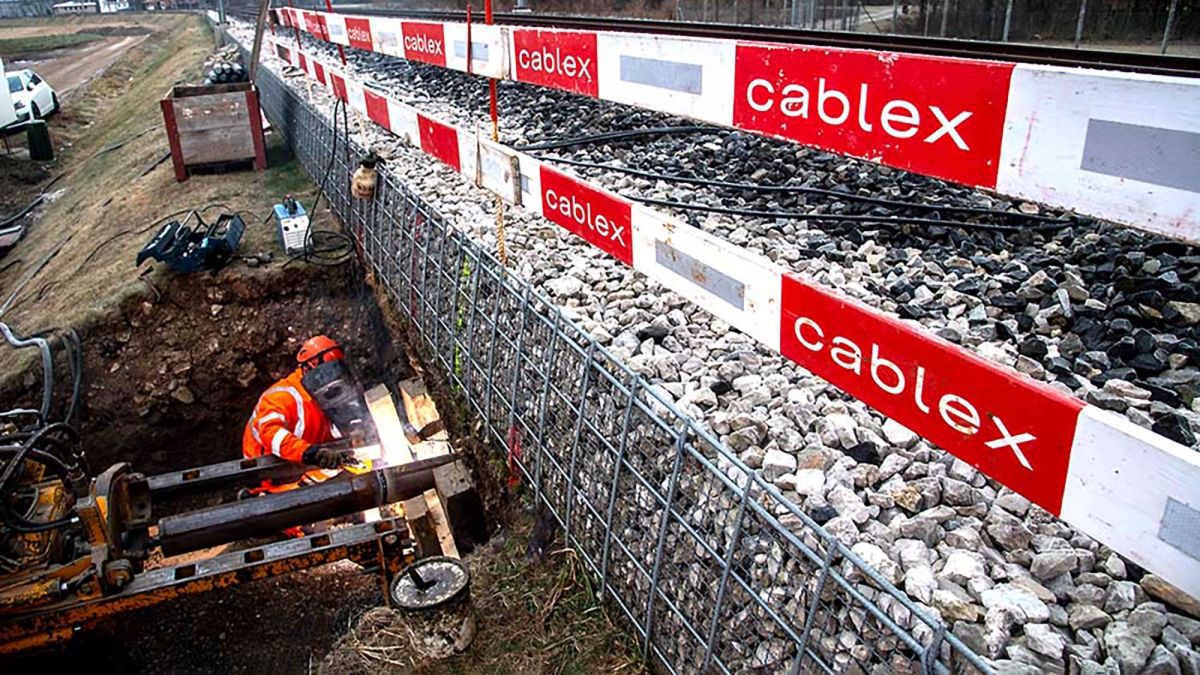 Thrust boring by cablex. cablex.