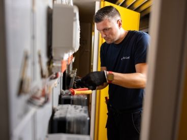 cablex technicians installing smart meters