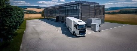 Übersicht-Smart-Energy-Gebäude-LKW-PV-Ladestation.