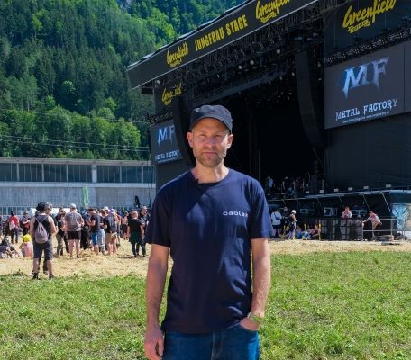 Techniker vor der Jungfrau Stage am Greenfield-Festival