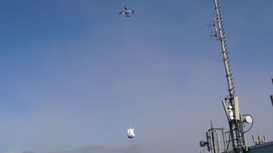 Drohnenpilot 2: Drohne mit Antenne
