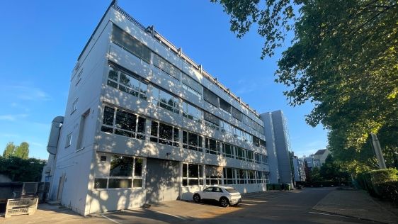 Aussenaufnahme des Standorts von cablex Germany in Stuttgart, Deutschland.